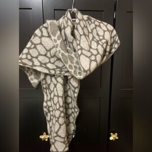 MaxMara Wool Scarf Animal Print Classic Chic Old money luxury